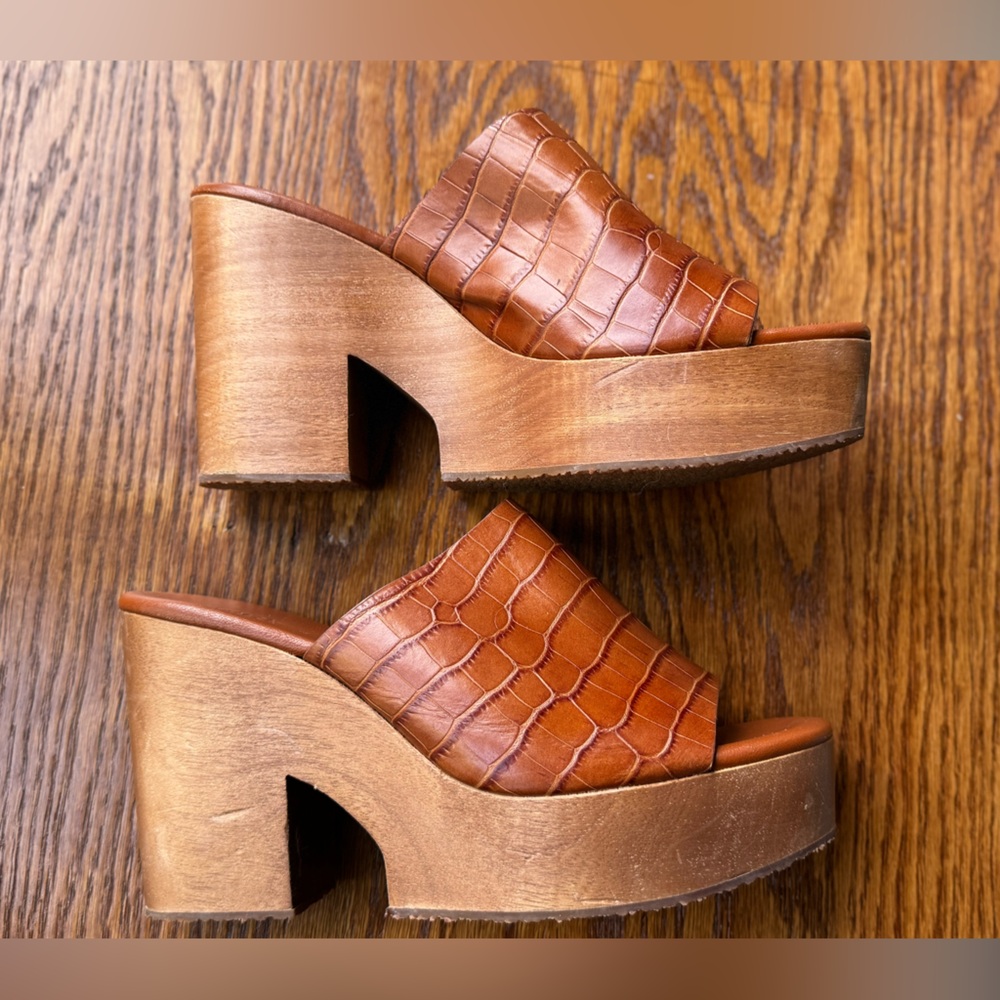 Zara Croc Brown Platform